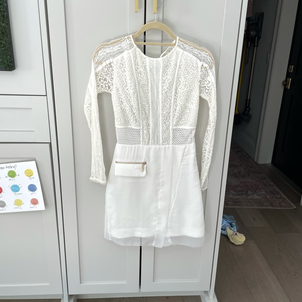 Three floor dress size small